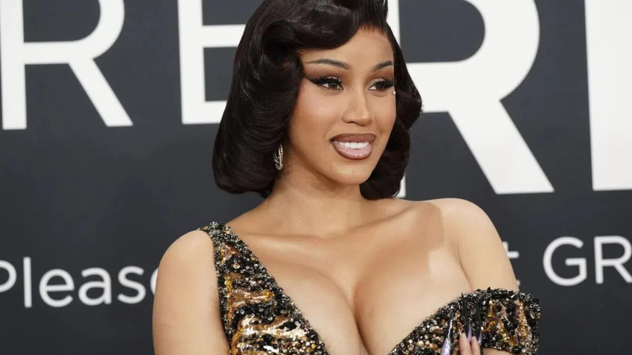 Cardi B'den Şok İtiraf: Aylardır Saçımı Yıkamıyorum