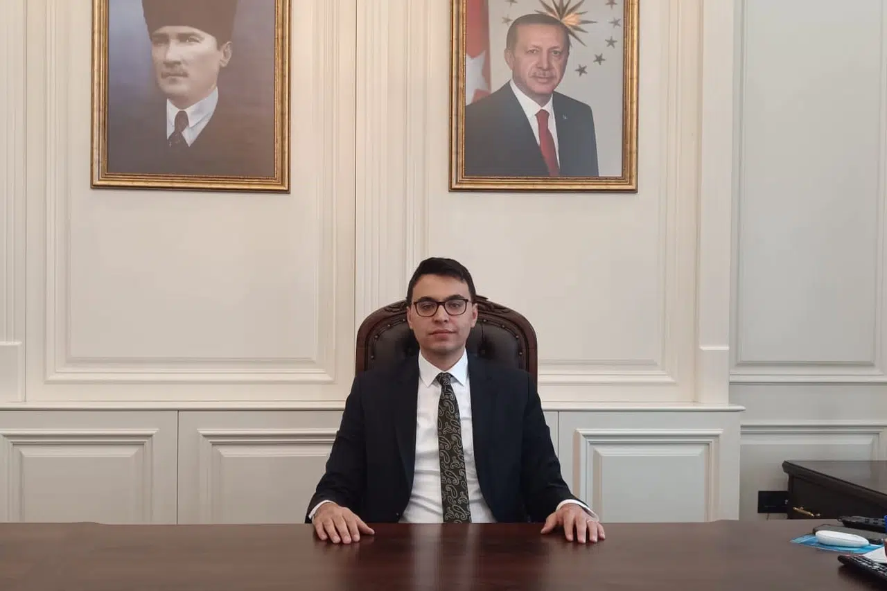 Dönem birincisi Kaymakam Kara Pazaryeri'nde göreve başladı