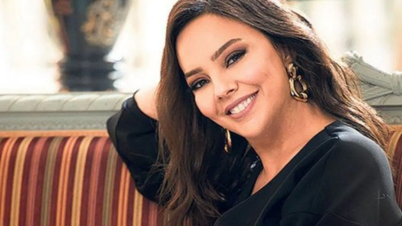 Ebru Gündeş Müzik Kariyerine Nasıl Başladı?