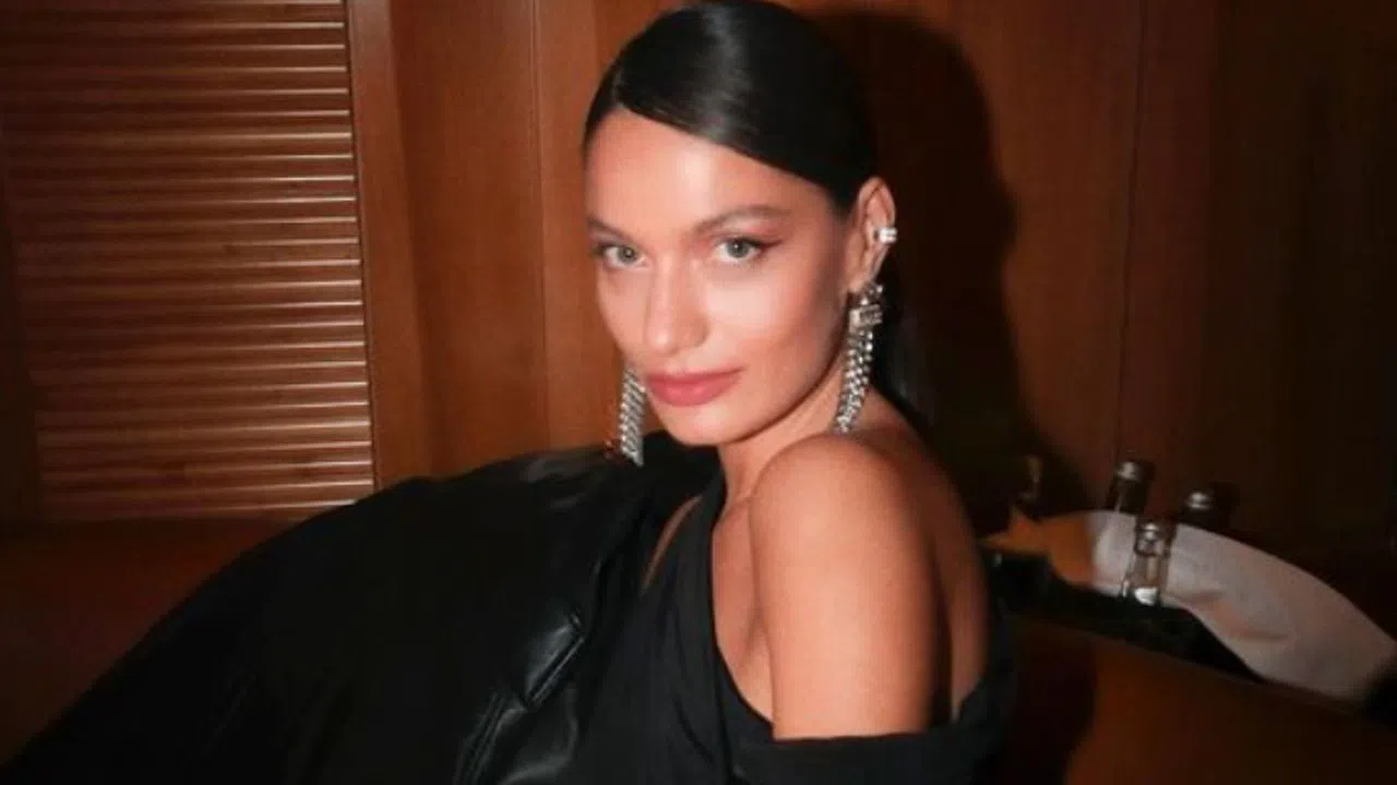 Ünlü Oyuncunun Giyim Tercihi Tartışma Yarattı