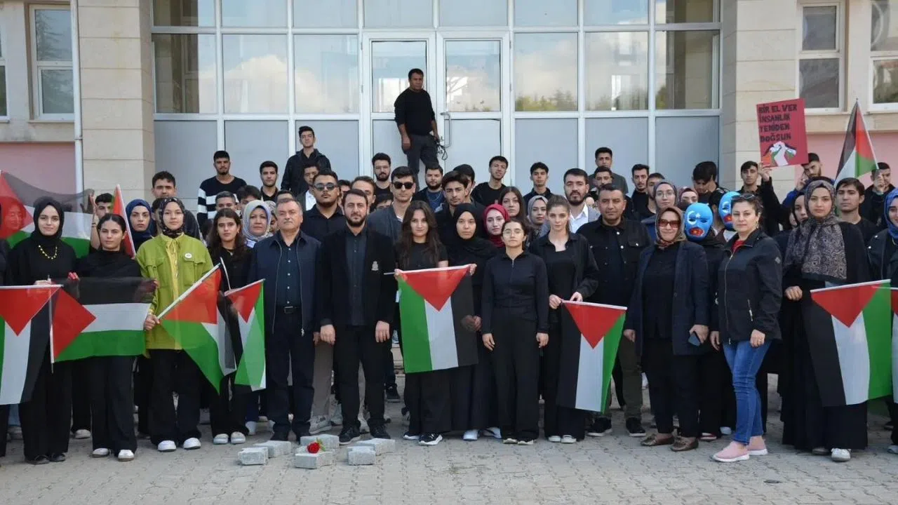 Kahramanmaraş’ta KSÜ Öğrencileri Filistin ve Doğu Türkistan İçin Tek Yürek Oldu