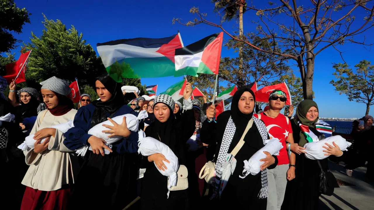 Gazze Katliamına Dikkat Çekmek İçin Yürüyüş Yapıldı