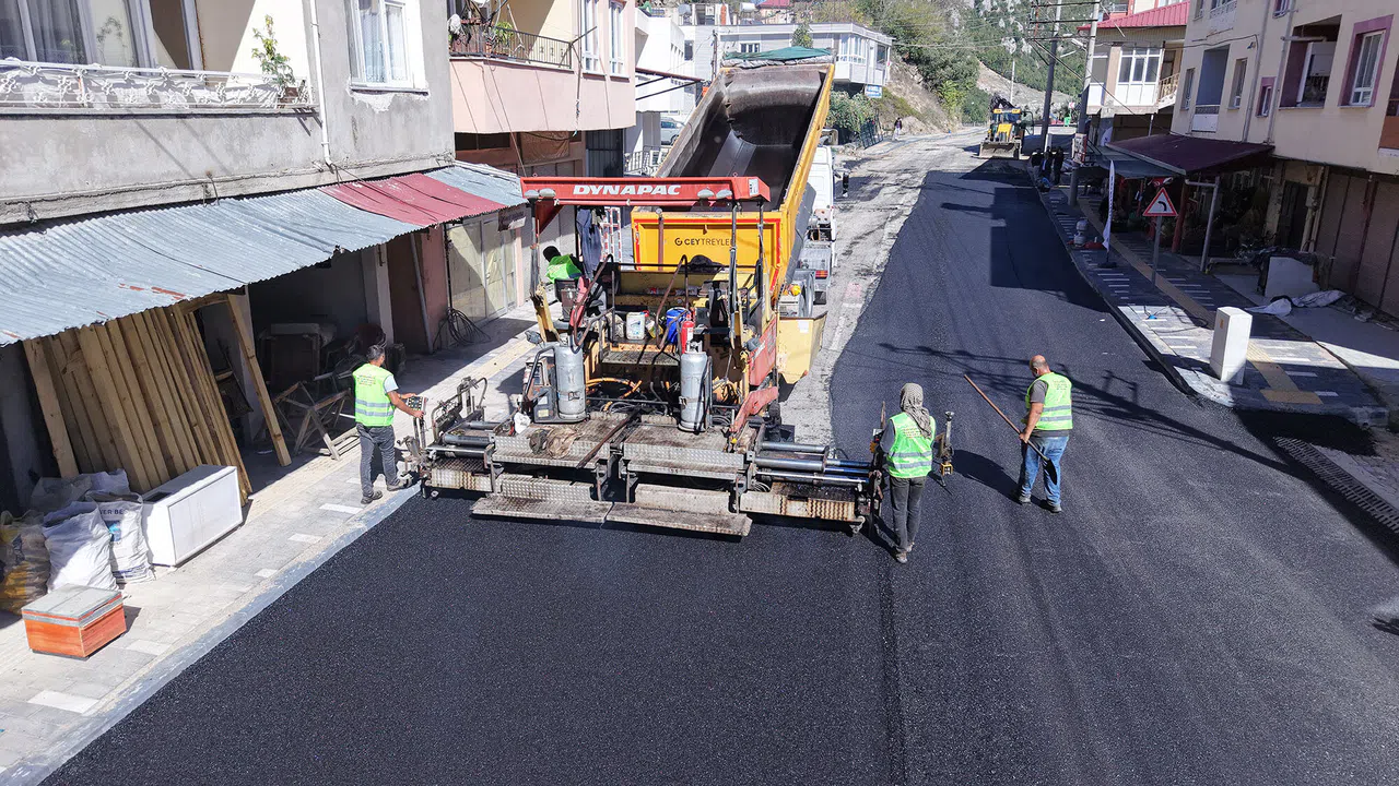 Göksun Caddesi Büyükşehir’in Dokunuşuyla Yenileniyor