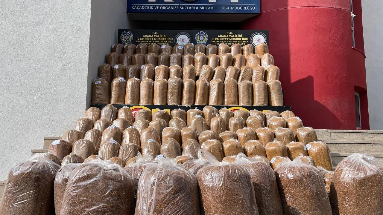 Polis Ekiplerinden Kaçak Tütün Operasyonu: Tonlarca Ürün Ele Geçirildi