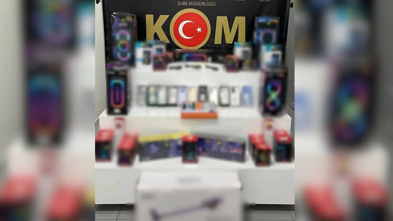 Kaçakçılık Operasyonuyla Çok Sayıda Elektronik Ürün Ele Geçirildi