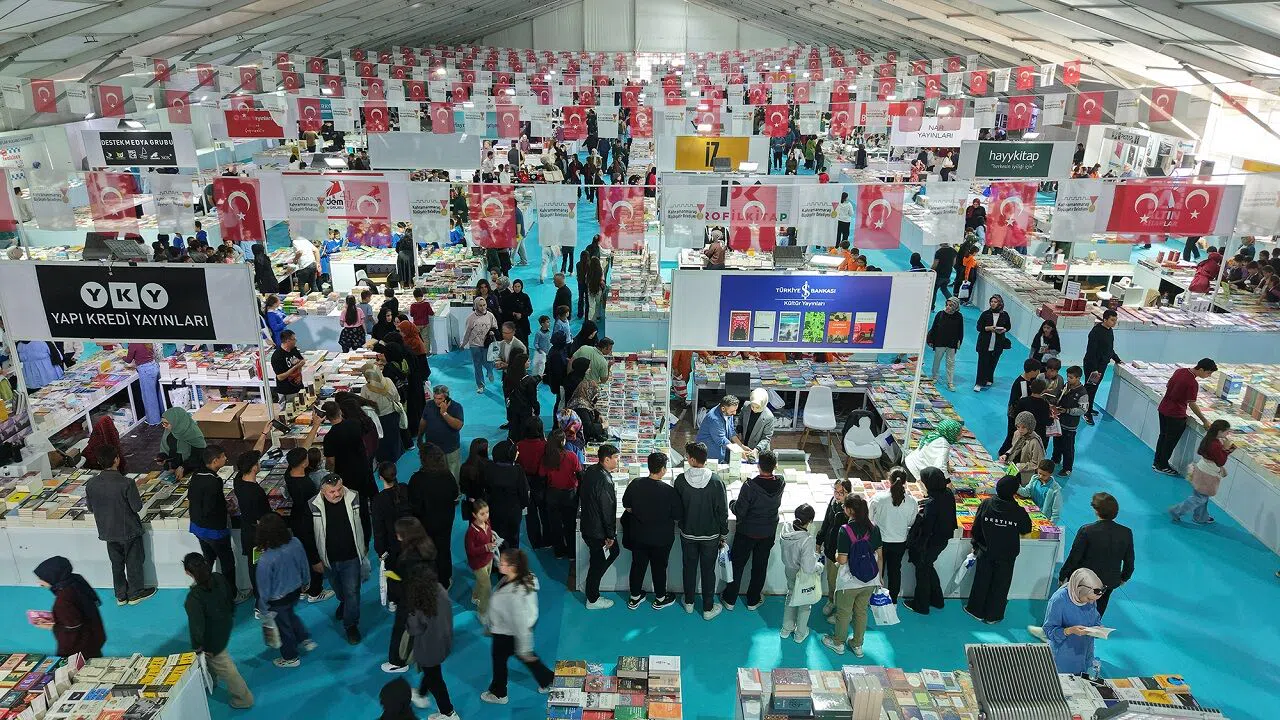 Kahramanmaraş Kitap Fuarı’nda Ziyaretçi Rekoru: 10 Günde 410 Bin Kişi