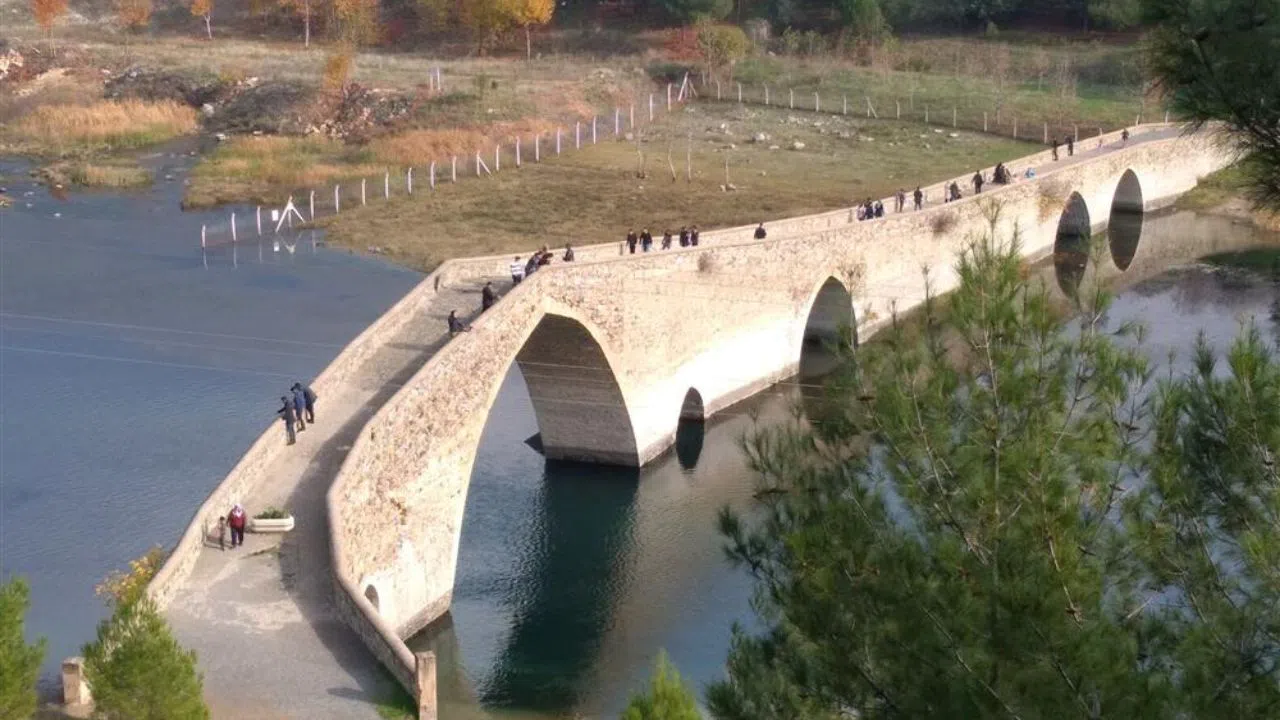 Kahramanmaraş'ın 5 Asırlık Tarihi Taş Köprüsü