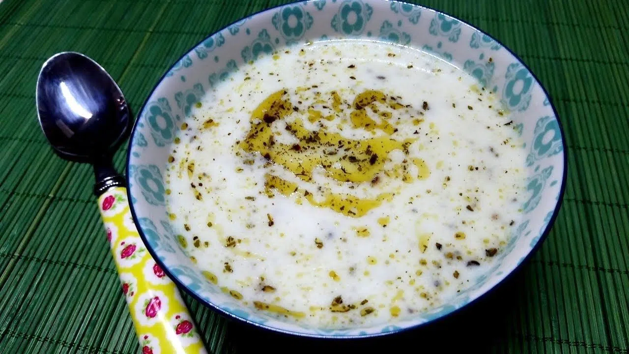 Kahramanmaraş’ın Kış Sofralarını Isıtan Lezzet: Yoğurtlu Maraş Çorbası