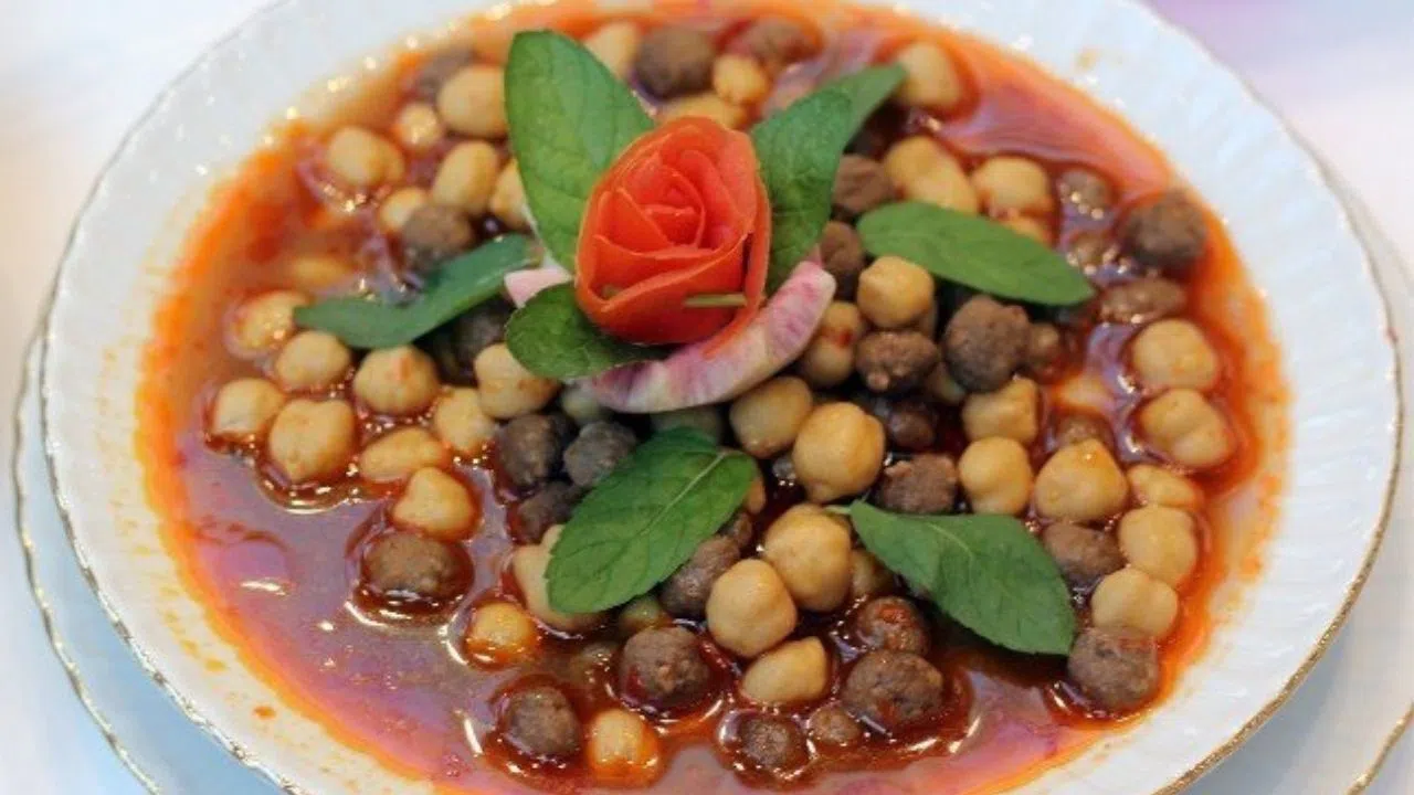 Kahramanmaraş’ın Meşhur Lezzeti: Ekşili Aya Köftesi