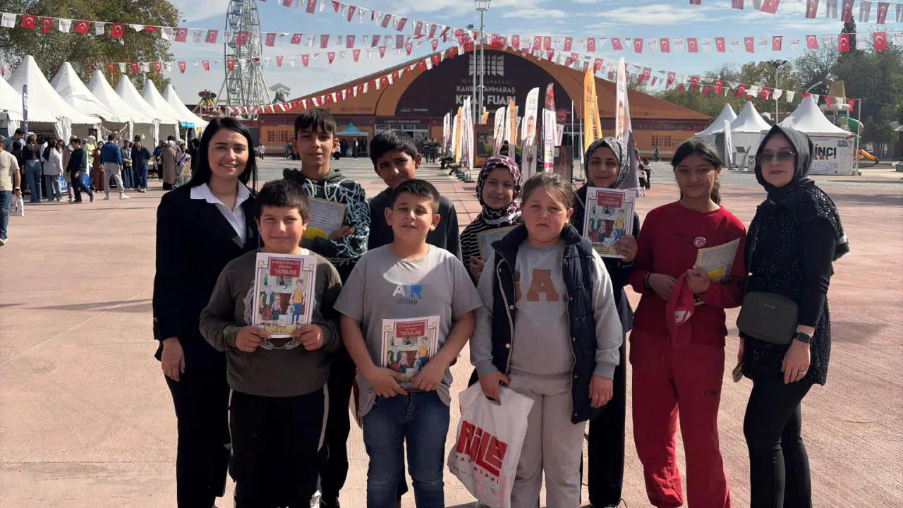 Kahramanmaraş'ta Gelişen Özgür Çocuklar Kitap Fuarı’nı Ziyaret Etti