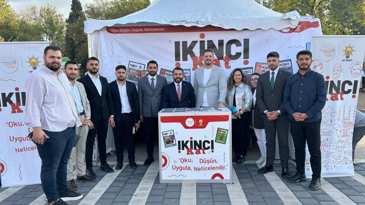 Kahramanmaraş’ta Gençlik Kolları’ndan Kitap Fuarı Ziyareti