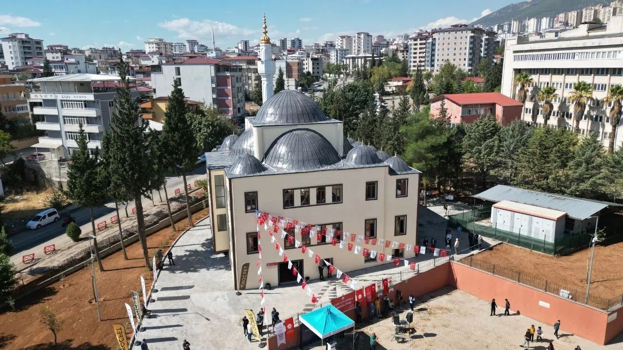 Kahramanmaraş’ta İbrahim Koç Camii ve Kur’an Kursu Hizmete Açıldı