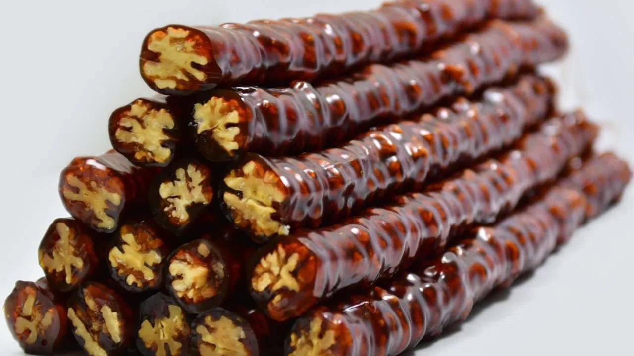 Kahramanmaraş’ta Kış Sofralarının Vazgeçilmezi Cevizli Sucuk