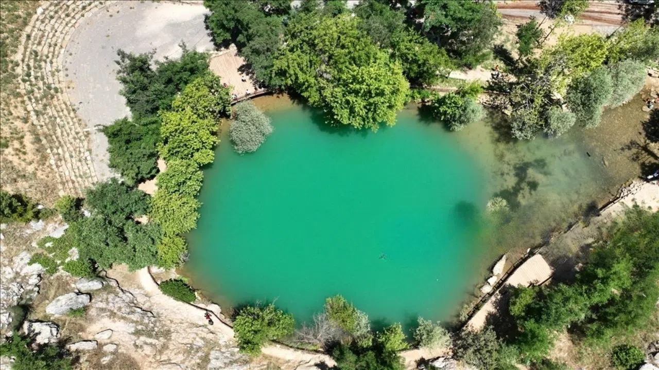 Kahramanmaraş’ta Rengiyle Büyüleyen Yeşilgöz Gölü
