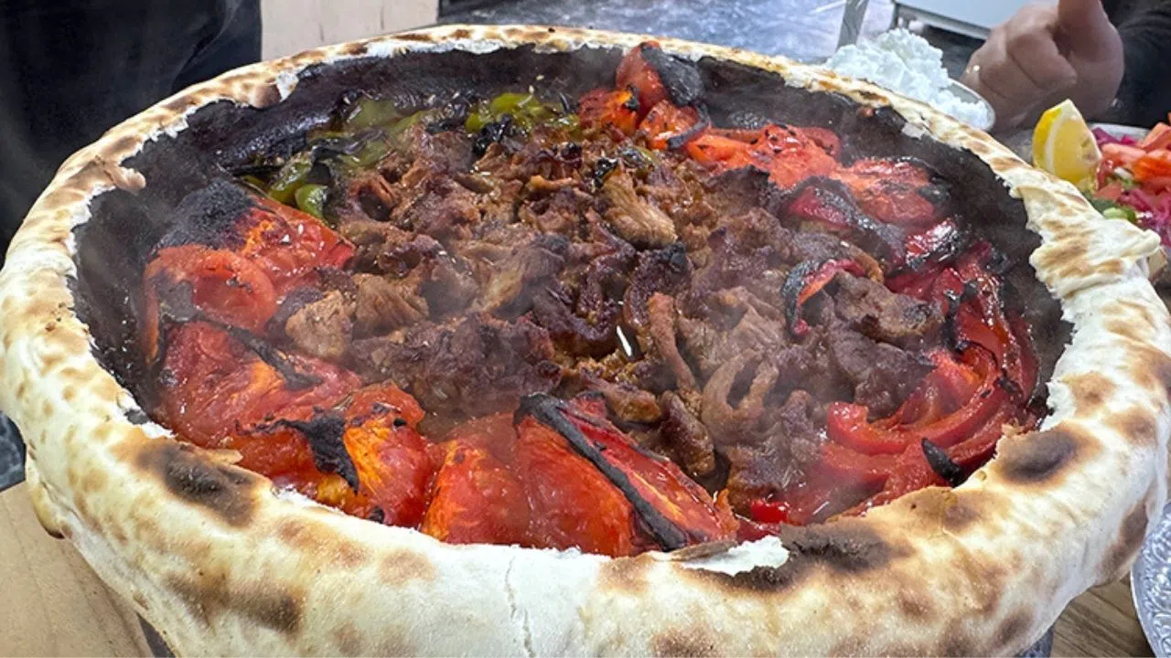 Kahramanmaraş’ta Tarihten Günümüze Ulaşan Lezzet: Eli Böğründe