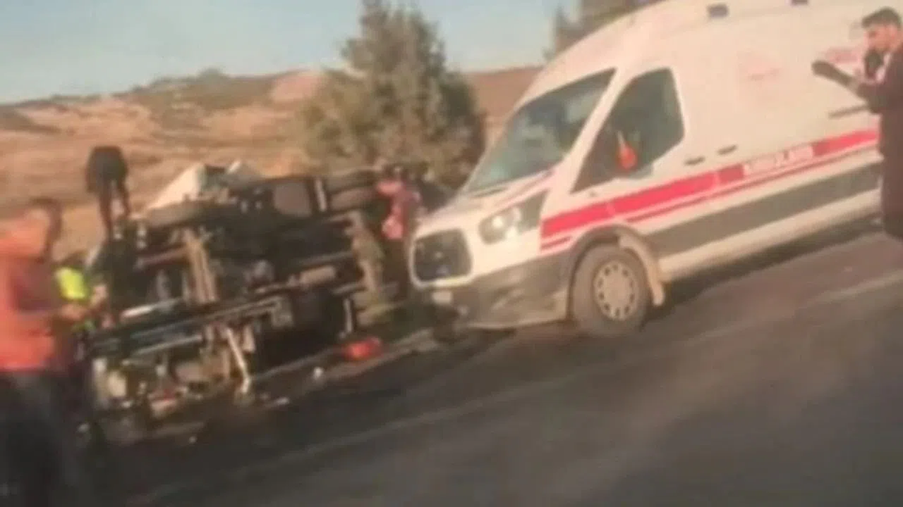 Kahramanmaraş’ta Yakıt Tankeriyle Kamyon Çarpıştı, Sürücü Ağır Yaralı