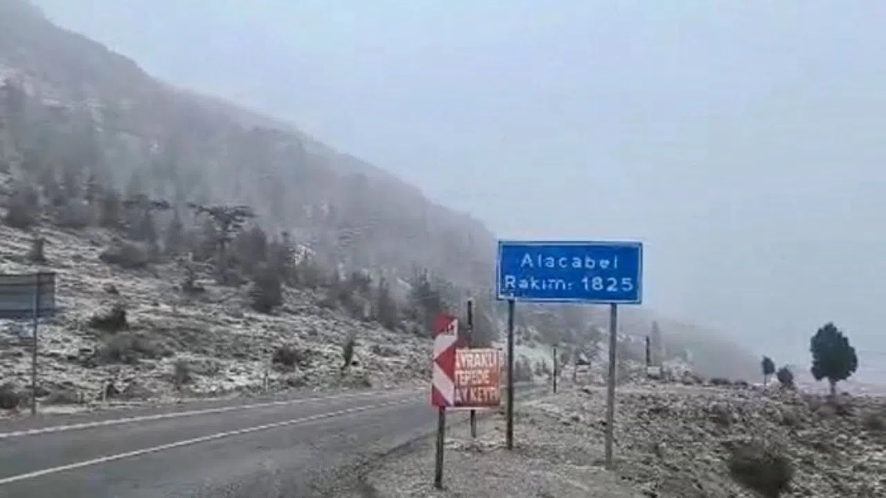 Kar Yağışı Başladı, Sürücülere Dikkat Uyarısı Yapıldı