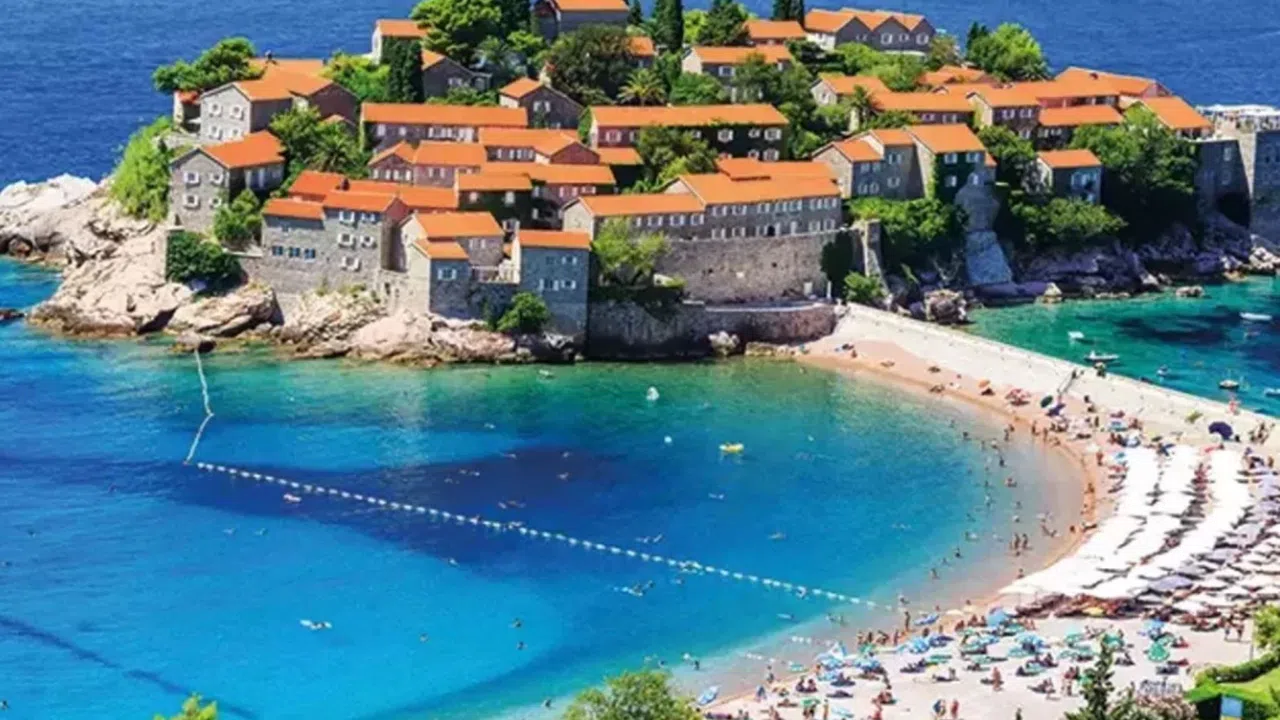 Karadağ'dan Türkiye'ye Vize Şoku! Anında Askıya Alındı