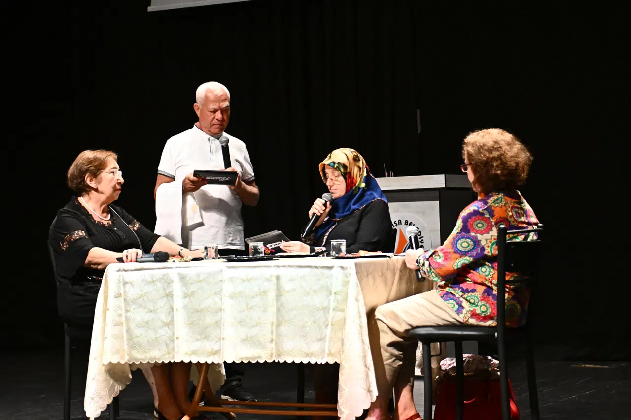 Kıdemli Katılımcılar “Haydi Dünyayı Keşfedelim” Piyesinde