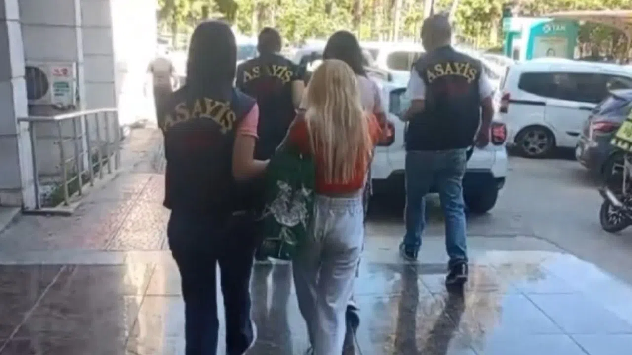 Kılık Değiştirip Evlerden Hırsızlık Yapan 3 Kadın Tutuklandı