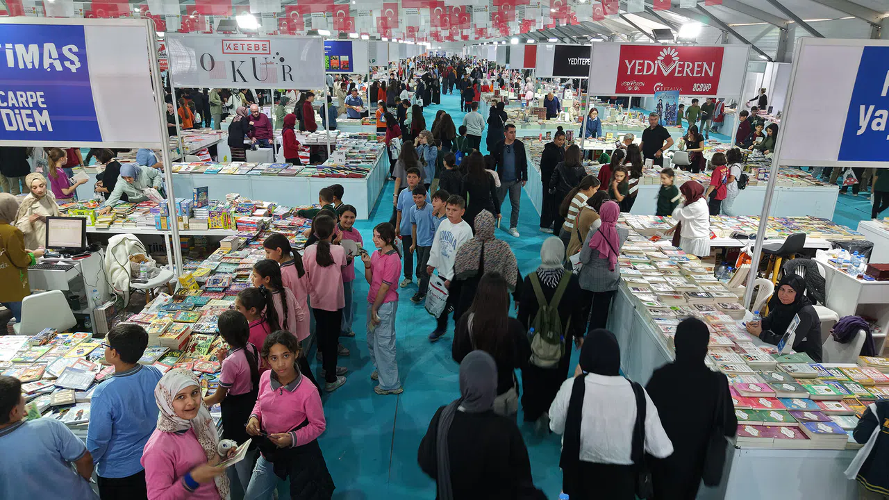Kitap Tutkusu Sürüyor: Kahramanmaraş Kitap Fuarı 6. Gününde