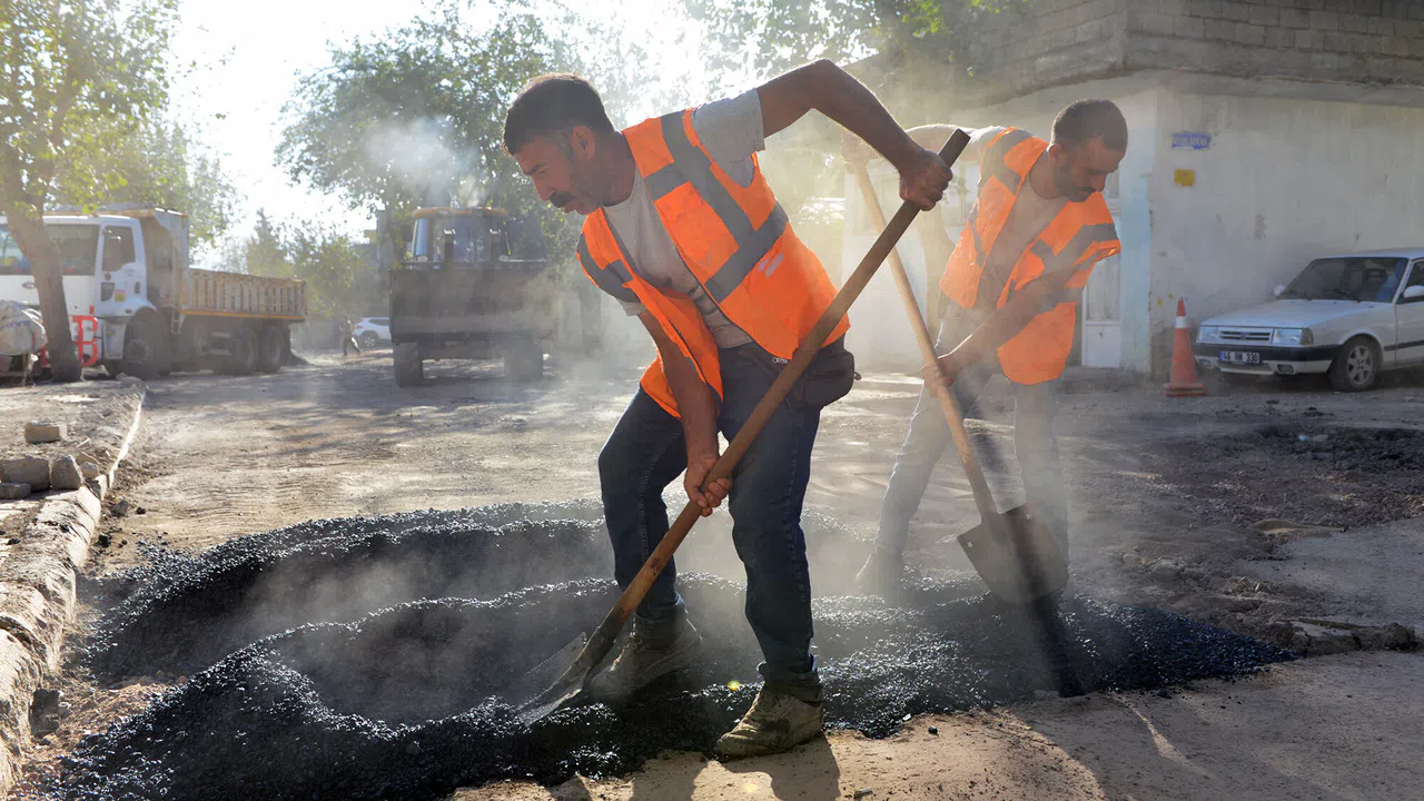 Mehmet Akif’te Yol Yenileme Çalışmaları Başladı