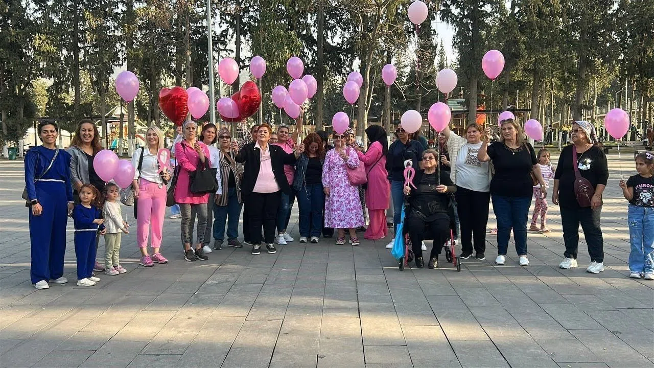 Meme Kanserini Yenen Kadın Farkındalık Etkinliği Düzenledi