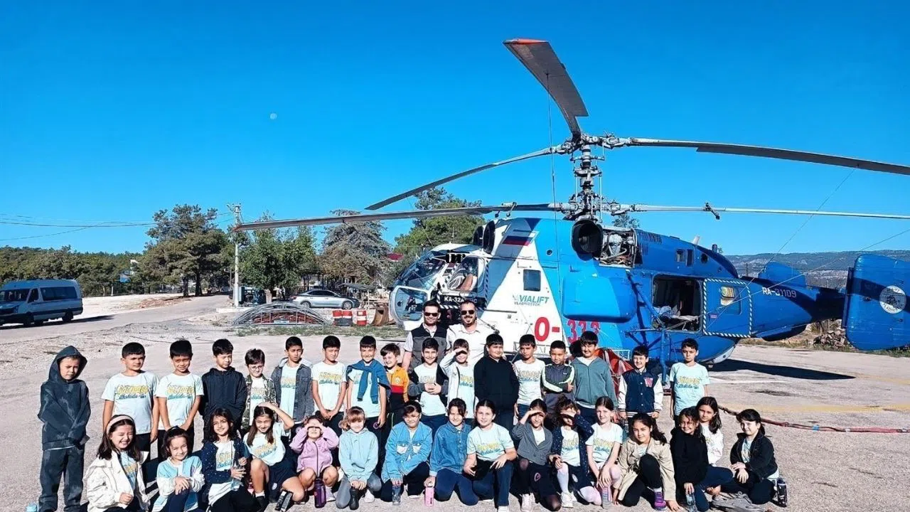 Miniklere Yangın Söndürme Helikopteri Tanıtıldı