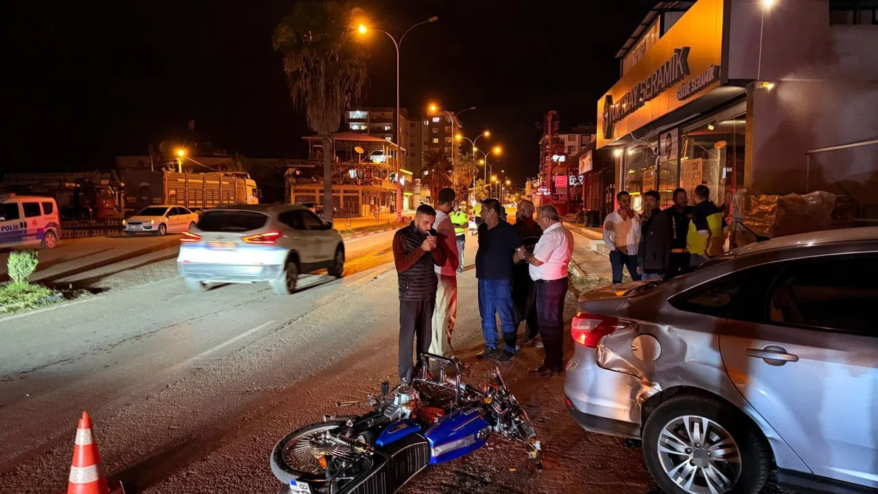 Motosiklet ile Otomobil Çarpıştı: 2 Yaralı