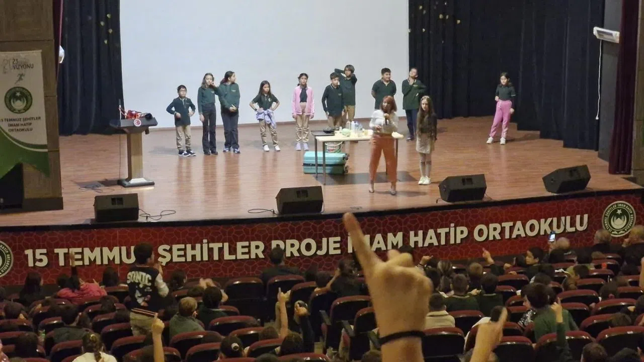 Kahramanmaraş'ta “Mucit Abla ile Deneyler” Etkinliği Büyük İlgi Gördü