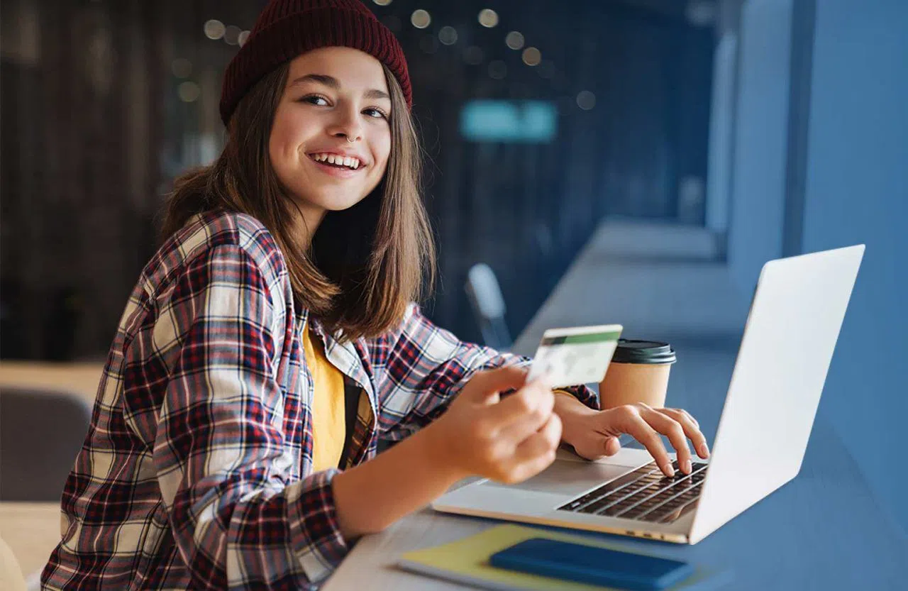 Garanti BBVA Öğrenci Kredi Kartı: Bonus Genç, Üstelik Aidatsız…