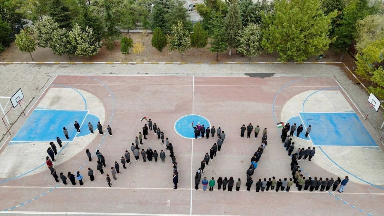 Öğrencilerden Filistin İçin Barış Mesajı