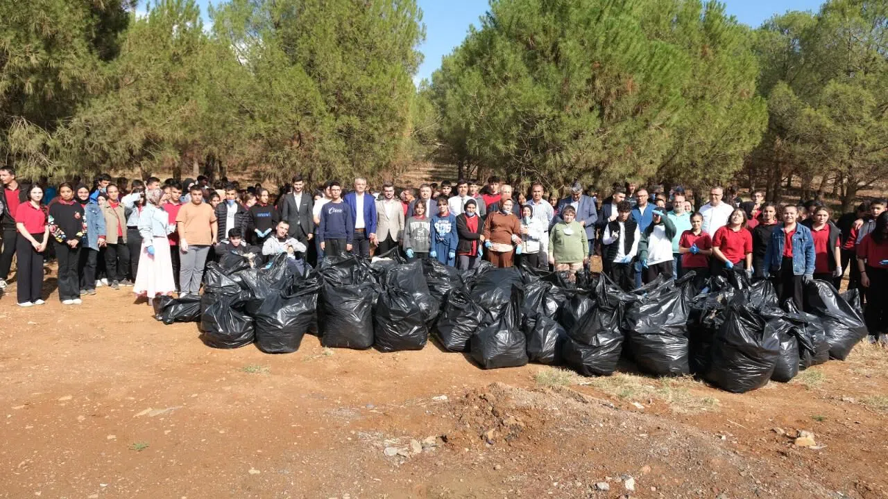 Onikişubat’ta 300 Öğrenciyle Ormanda Temizlik Seferberliği