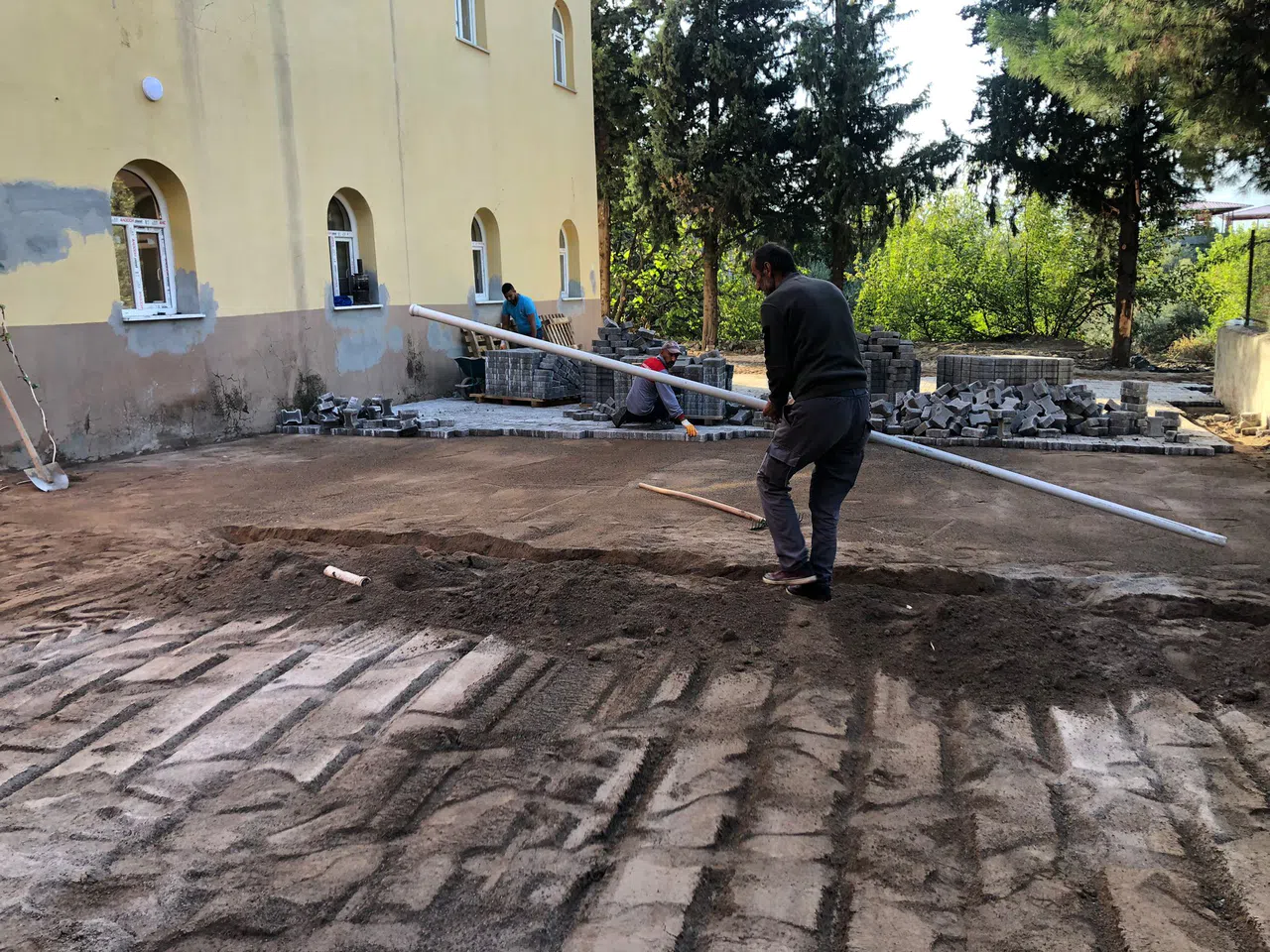 Onikişubat’ta Kırsal Mahallelere Ulaşım Atağı: 10 Noktada Yol Çalışması