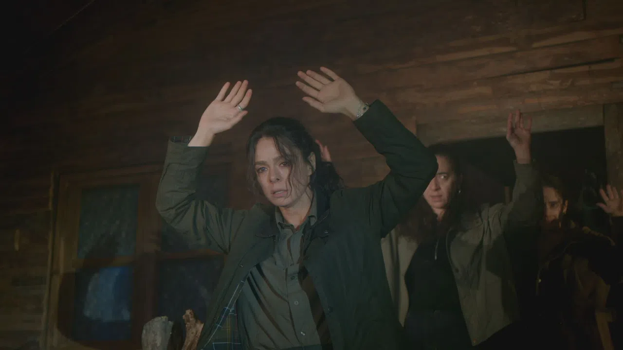 Özge Özpirinçci'nin Yeni Dizi 'Sakıncalı' Çok Yakında NOW Ekranlarında