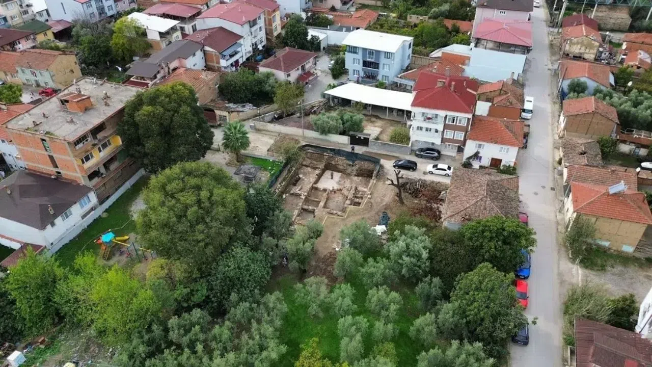 Papa'nın Ziyareti Öncesi Büyük Keşif! Dev Mozaiğe Gizli Çalışma