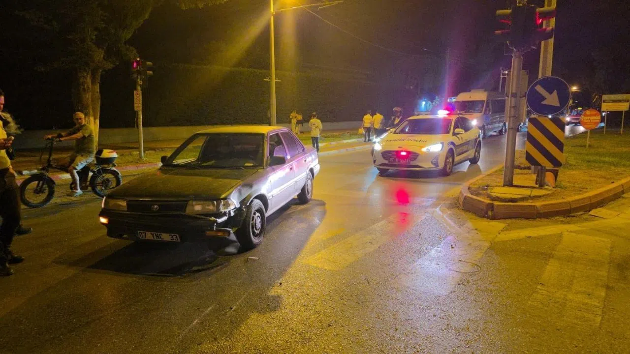 Şerit Değiştiren Araç Kazaya Neden Oldu