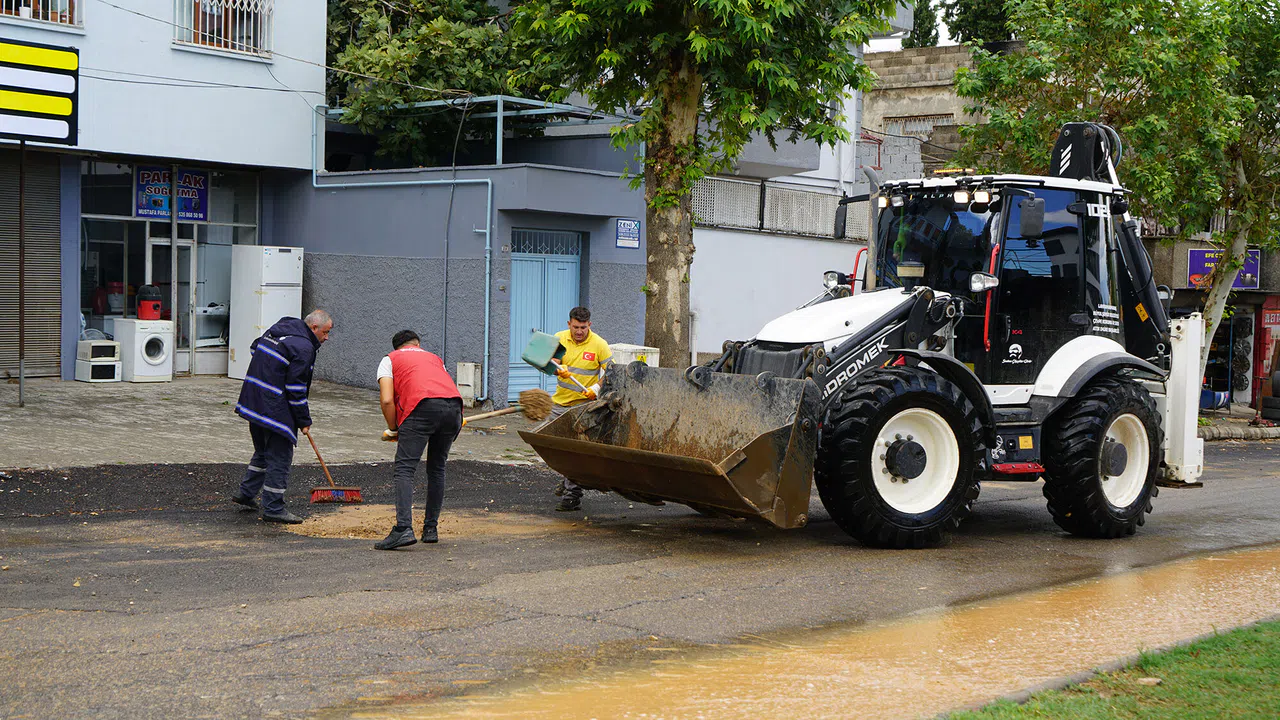 Büyükşehir’den Yağış Sonrası Hızlı Müdahale