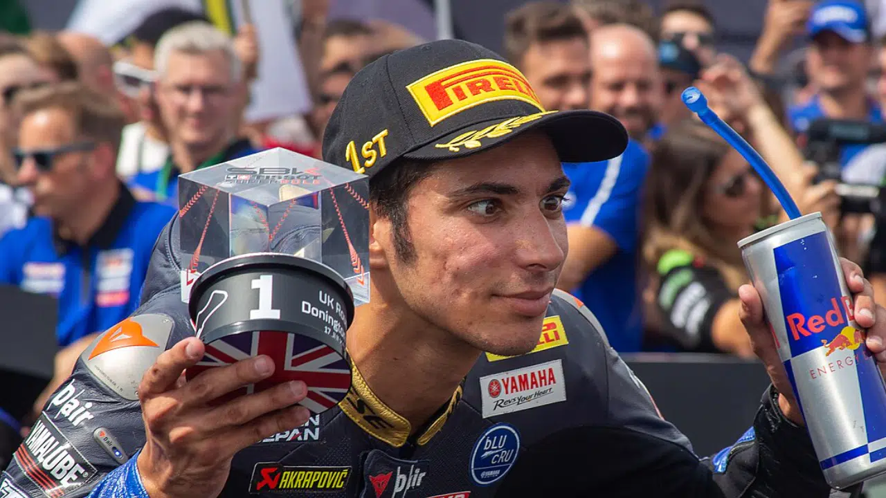 Toprak Razgatlıoğlu Kimdir? 2025’te Tarihe Geçen Şampiyon