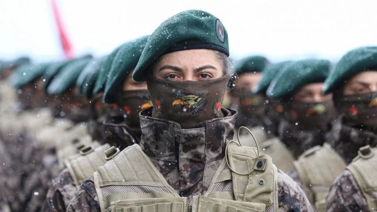 Türkiye’de Kadınlara Zorunlu Askerlik Mi Geliyor?