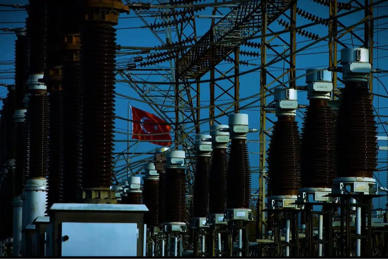 Türkiye'nin elektrik omurgası güçleniyor... 30 milyar dolarlık yatırımla yeni dönem