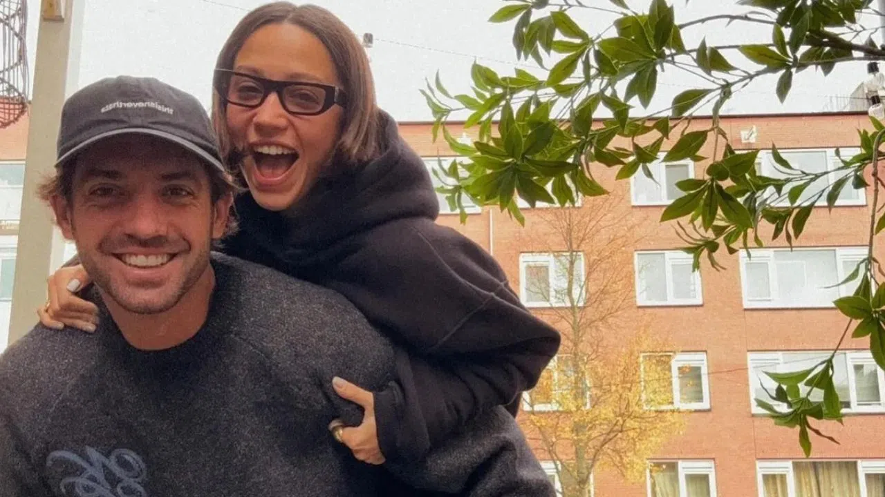 Zeynep Bastık ve Serkay Tütüncü Tatilde Aşk Tazeledi