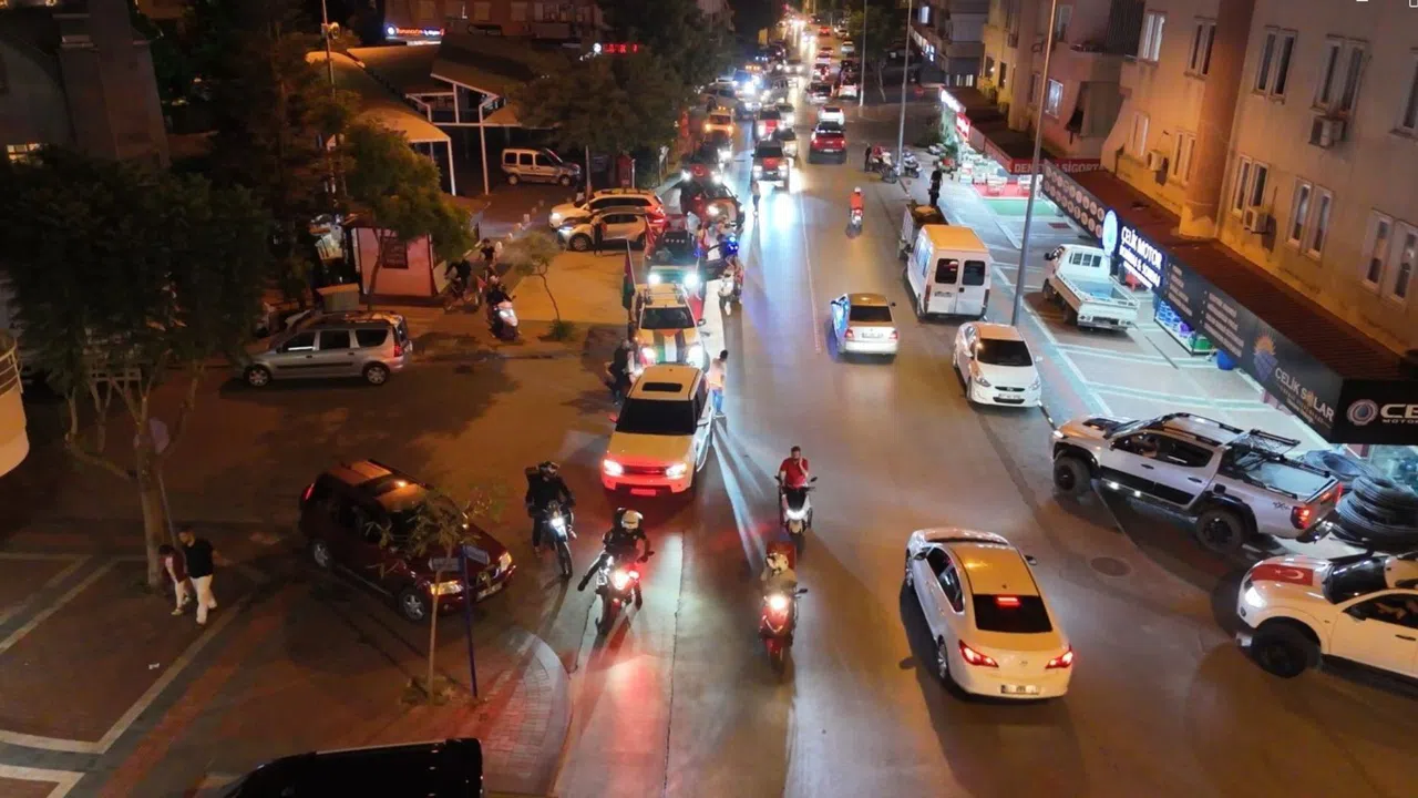 Vatandaşlar Pankartlarla Gazze’ye Destek Verdi