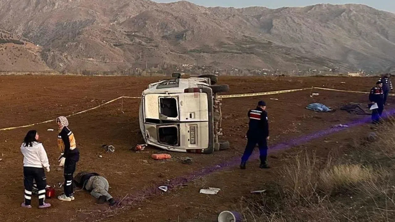 Kahramanmaraş’ta İşçileri Taşıyan Minibüs Devrildi: 2 Ölü, 7 Yaralı