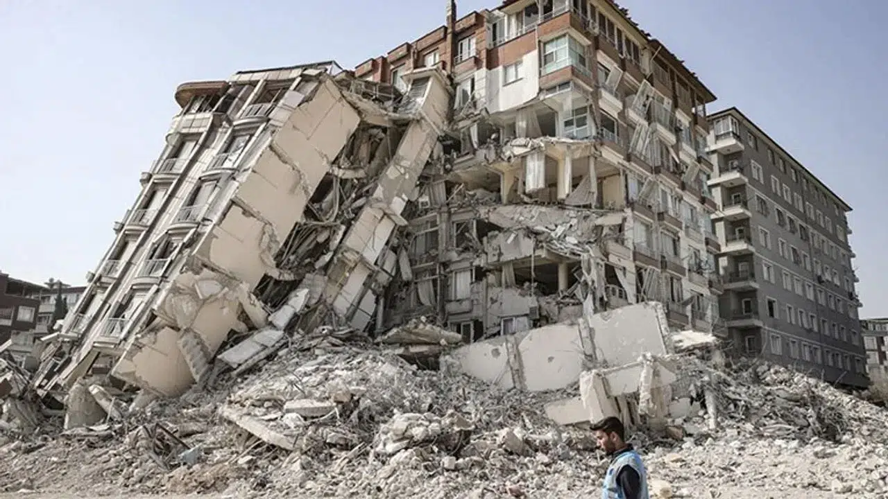 5.9 şiddetinde deprem oldu! O ülke sallandı