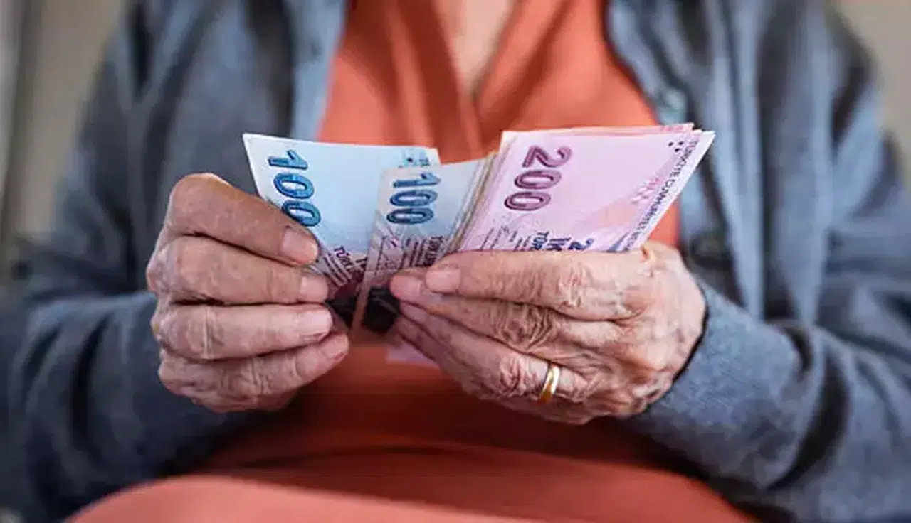 Emeklilere Tarihi Promosyon!