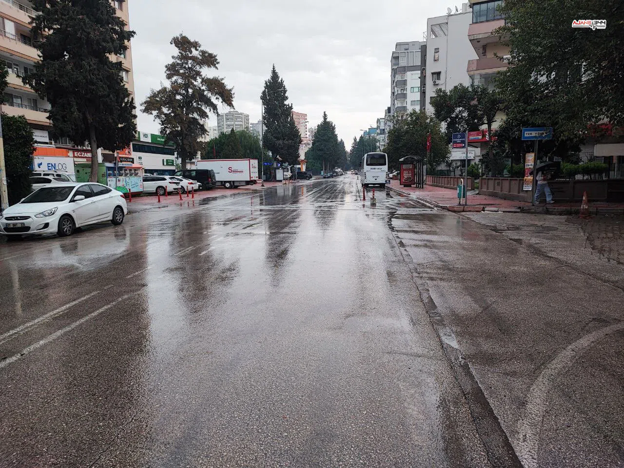 Adana’da beklenen kuvvetli yağmur başladı: Meteoroloji yeniden uyardı
