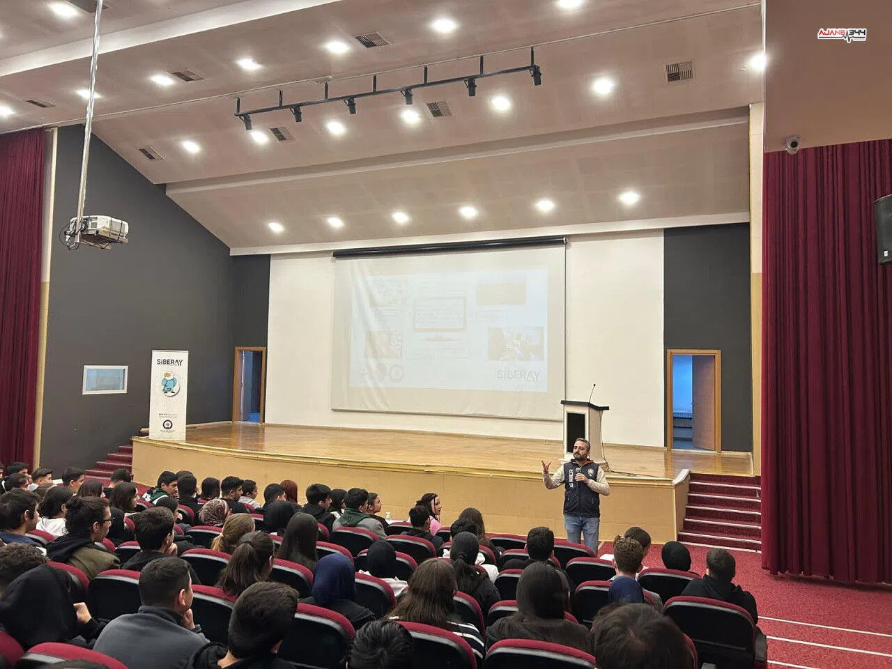 Adana’da liselilere dijital güvenlik semineri: Siber zorbalık ve teknoloji bağımlılığına dikkat