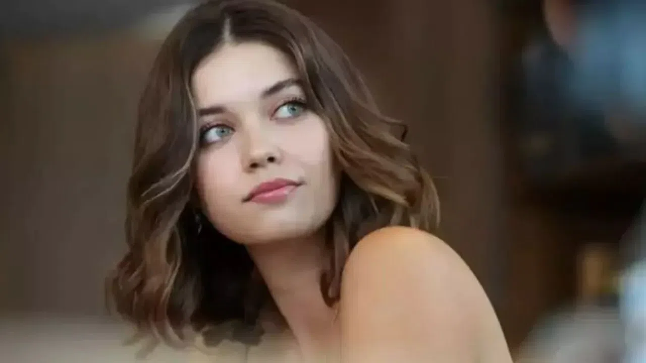 Afra Saraçoğlu ABİ Dizisi İçin Yeni İmajını Gizlice Sette Paylaştı