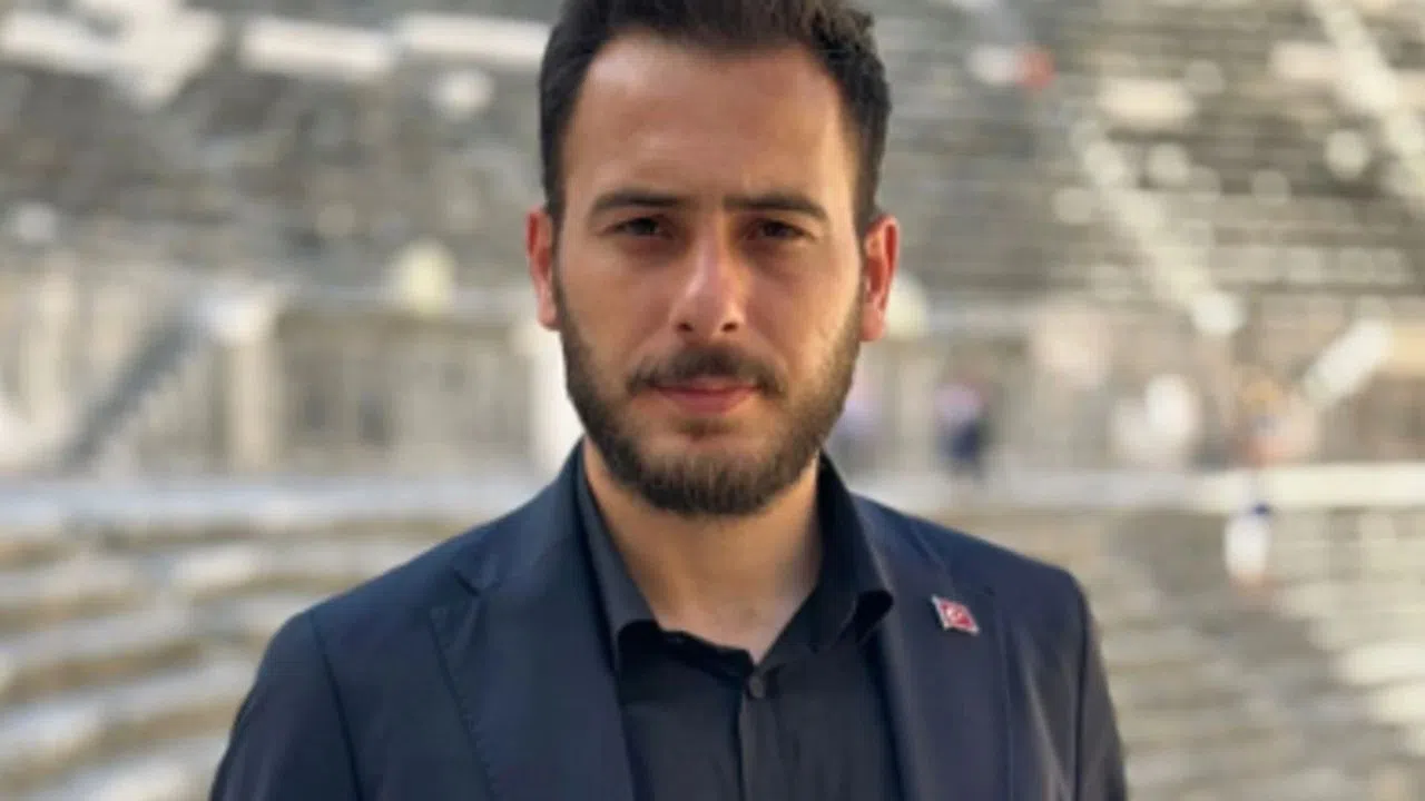 Ahmet Şanlı'nın 10 Kasım Paylaşımları Sosyal Medyada Büyük Tepki Çekti